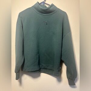 Puma Men’s Dark Green Mockneck Cropped Sweatshirt size Medium